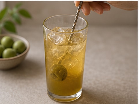 梅子茶步骤4：过滤调整