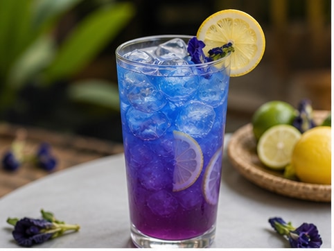 蝶豆花柠檬茶 成品图