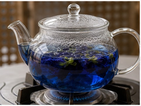 蝶豆花柠檬茶步骤1：准备茶底